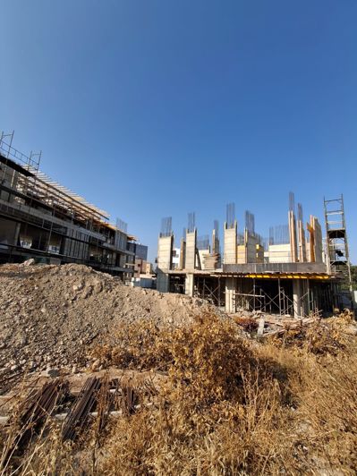 Image No.17-2 Bed Property for sale