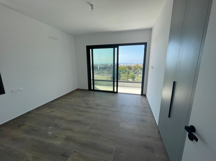 Image No.10-3 Bed Villa for sale