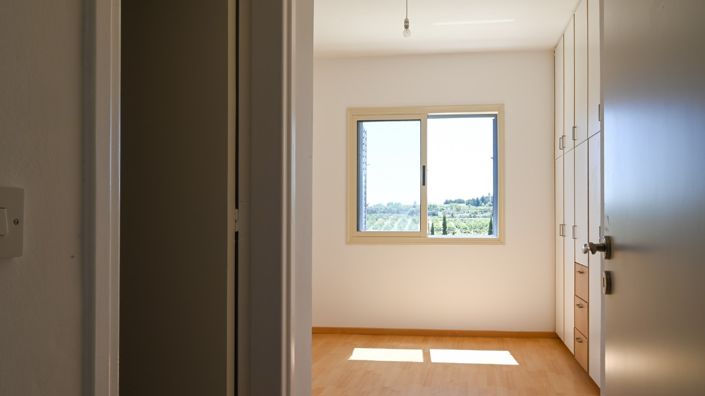 Image No.7-2 Bed Townhouse for sale