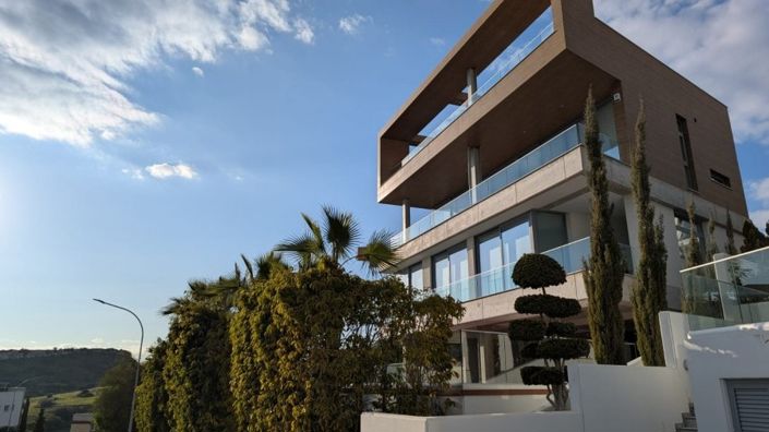 Image No.1-3 Bed Villa for sale