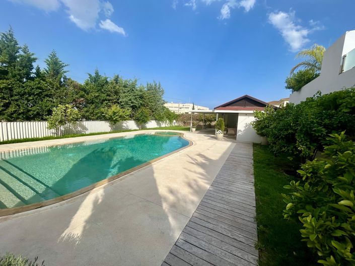 Image No.2-5 Bed Villa for sale