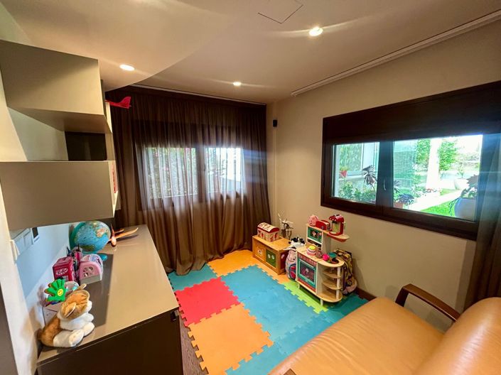 Image No.8-5 Bed Villa for sale