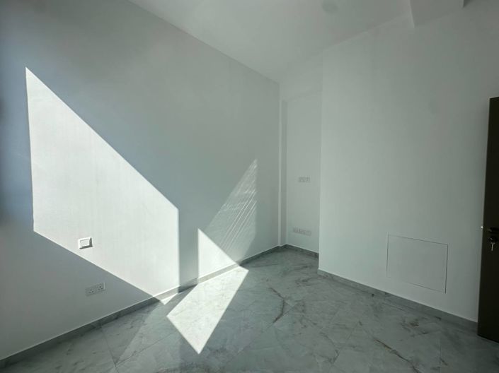 Image No.25-3 Bed Property for sale