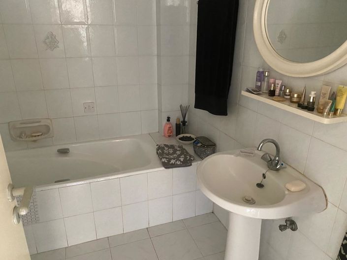 Image No.20-2 Bed Apartment for sale