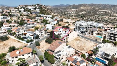 8 Bed Apartment for sale