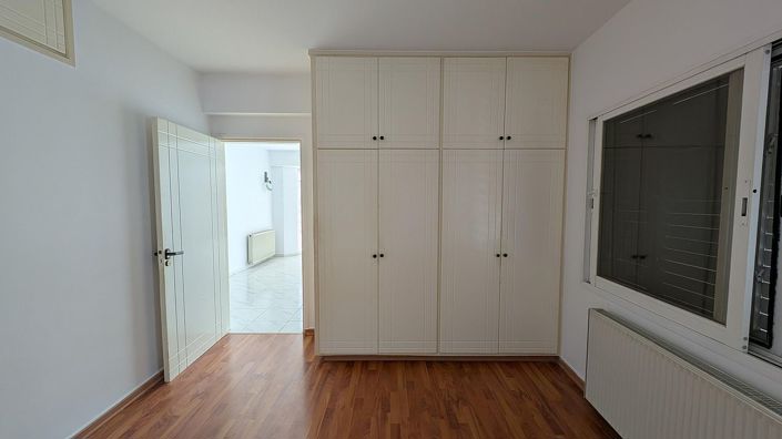 Image No.15-8 Bed Apartment for sale