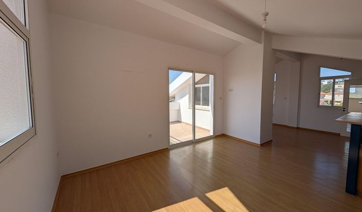 Image No.18-8 Bed Apartment for sale