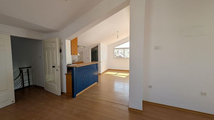 Image No.19-8 Bed Apartment for sale