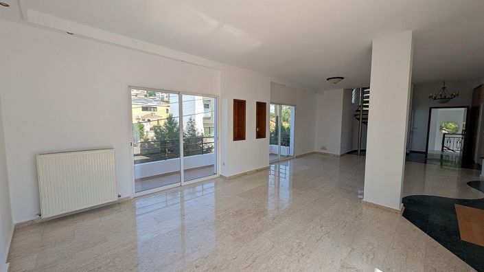 Image No.27-8 Bed Apartment for sale