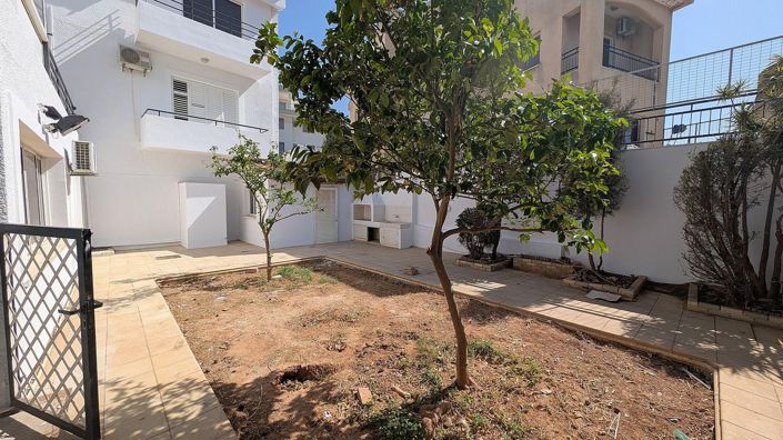 Image No.3-8 Bed Apartment for sale