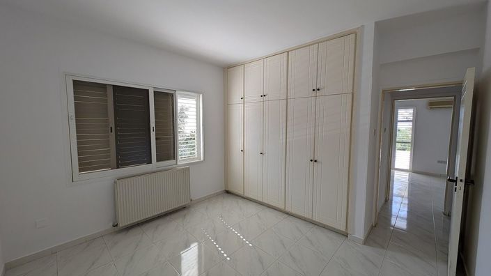 Image No.31-8 Bed Apartment for sale