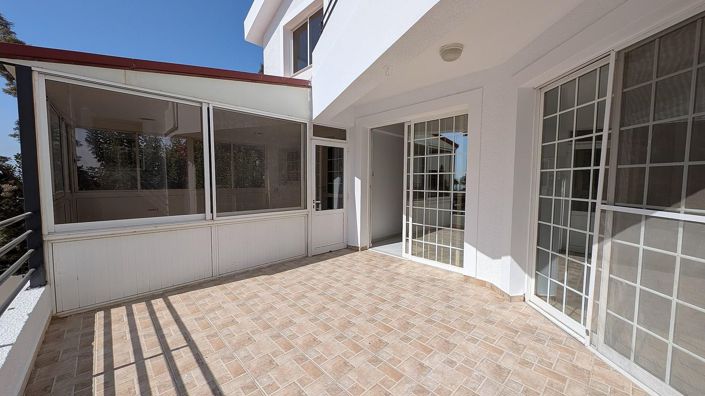 Image No.37-8 Bed Apartment for sale