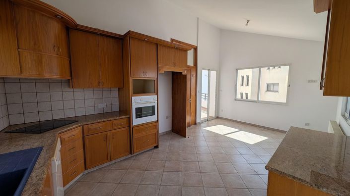 Image No.5-8 Bed Apartment for sale