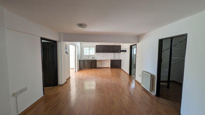 Image No.6-8 Bed Apartment for sale