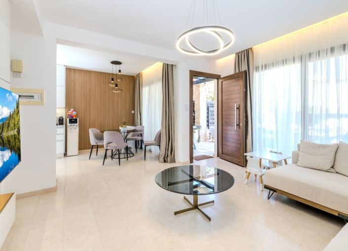 Image No.9-2 Bed Townhouse for sale