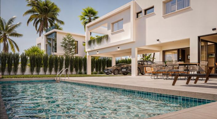 Image No.1-4 Bed Villa for sale