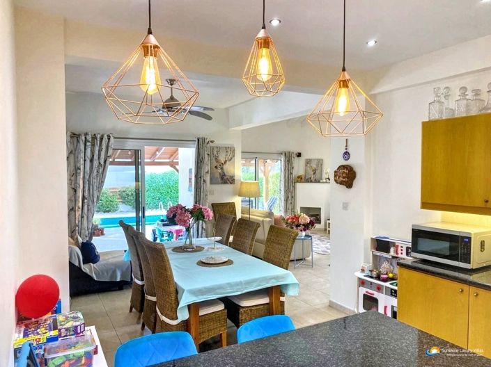 Image No.5-3 Bed Villa for sale