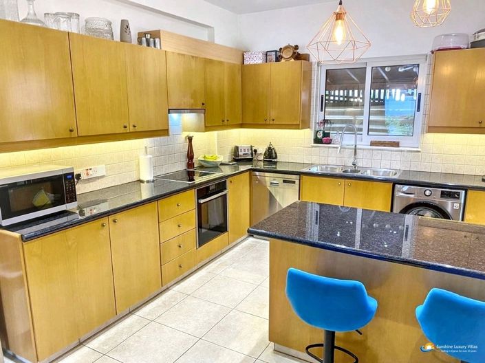 Image No.8-3 Bed Villa for sale