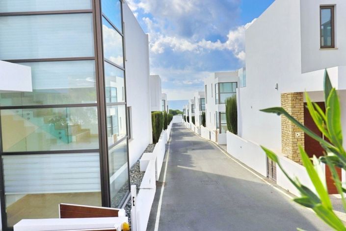 Image No.25-2 Bed Apartment for sale