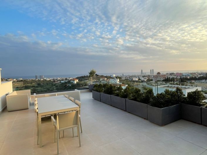 Image No.1-3 Bed Property for sale