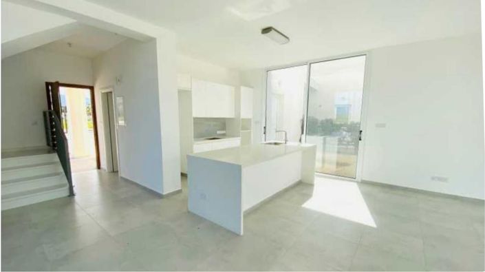 Image No.2-3 Bed Villa for sale