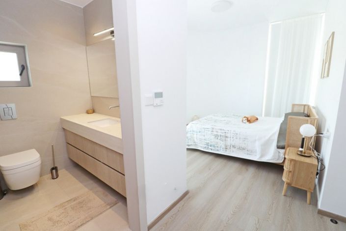 Image No.17-3 Bed Apartment for sale