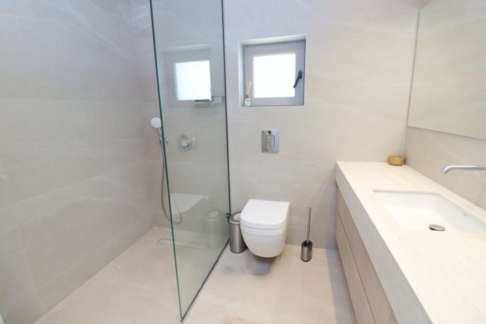 Image No.18-3 Bed Apartment for sale