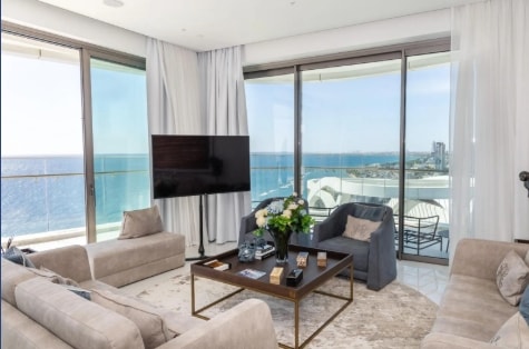 Image No.4-4 Bed Property for sale