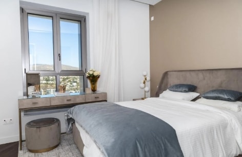 Image No.8-4 Bed Property for sale