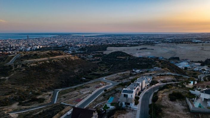 Image No.8-4 Bed Villa for sale