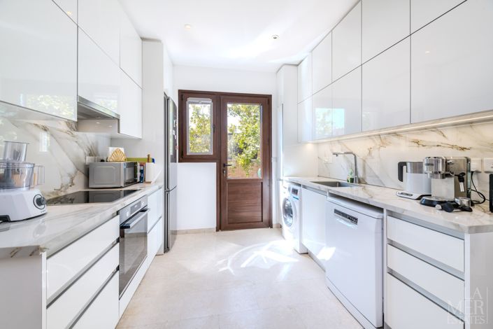 Image No.5-2 Bed Townhouse for sale