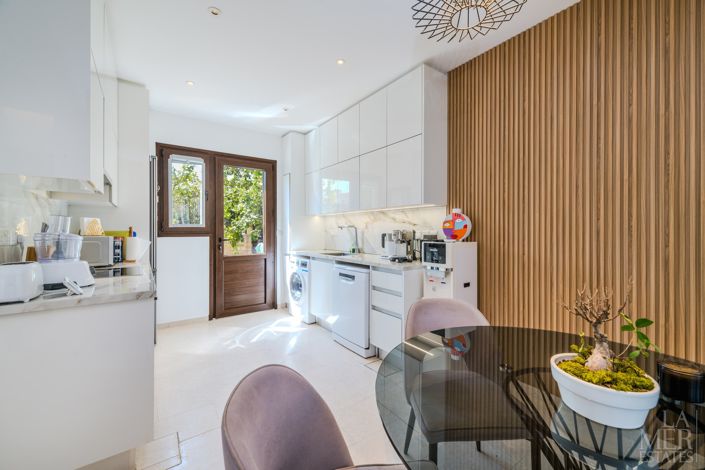 Image No.6-2 Bed Townhouse for sale