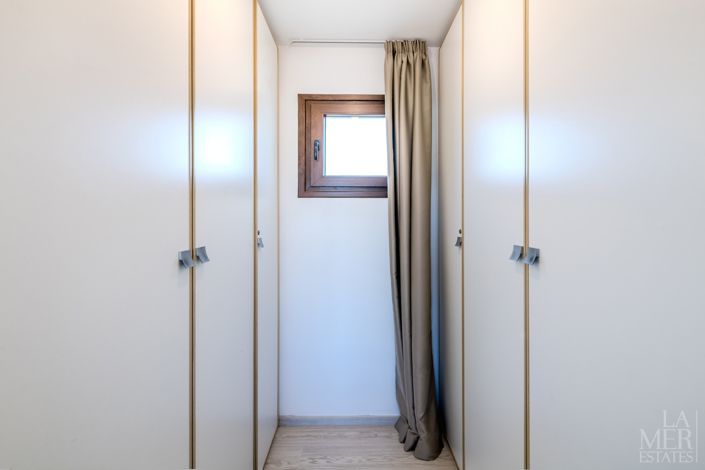 Image No.9-2 Bed Townhouse for sale