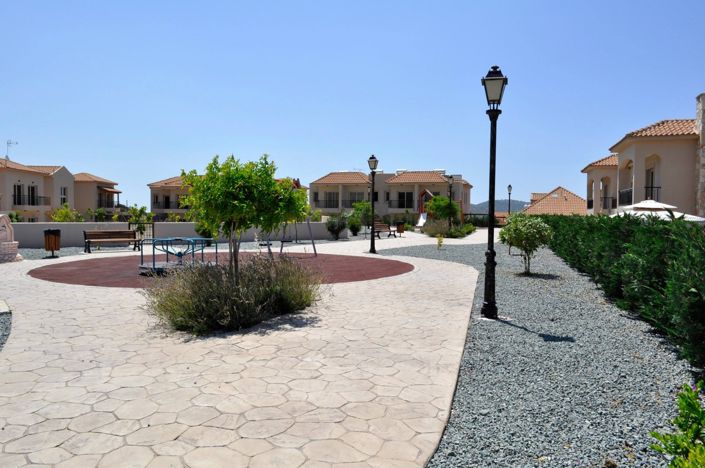 Image No.17-3 Bed Townhouse for sale