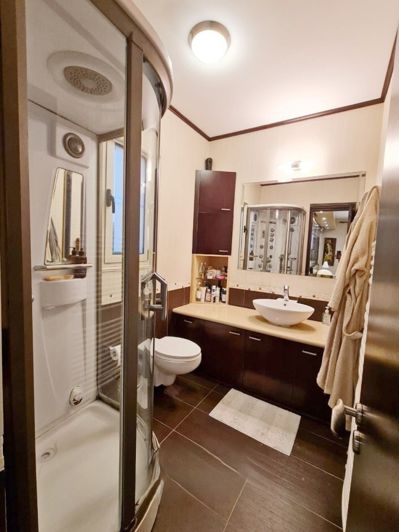 Image No.12-6 Bed Villa for sale