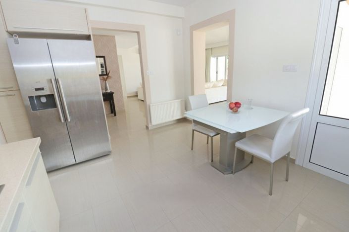 Image No.15-4 Bed Bungalow for sale