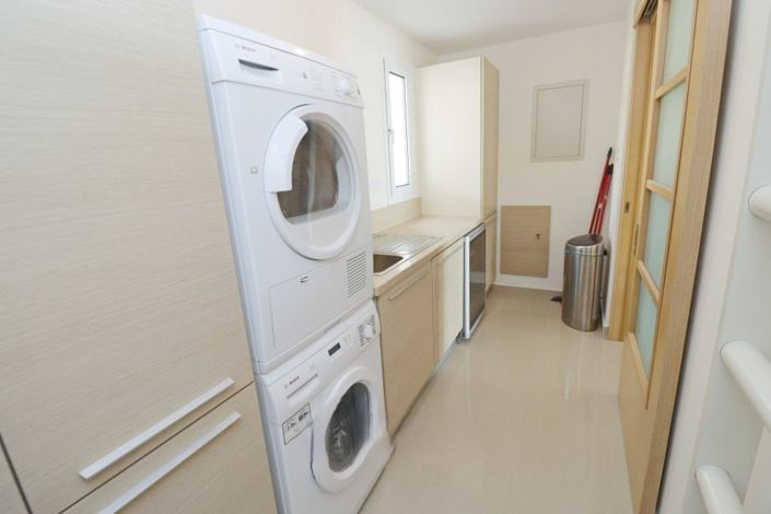 Image No.18-4 Bed Bungalow for sale