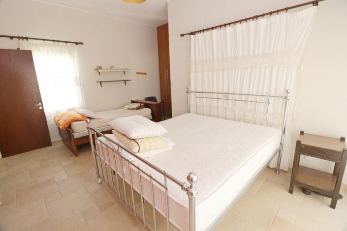 Image No.20-2 Bed Bungalow for sale