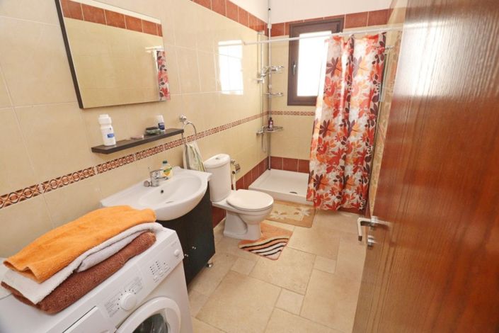 Image No.21-2 Bed Bungalow for sale