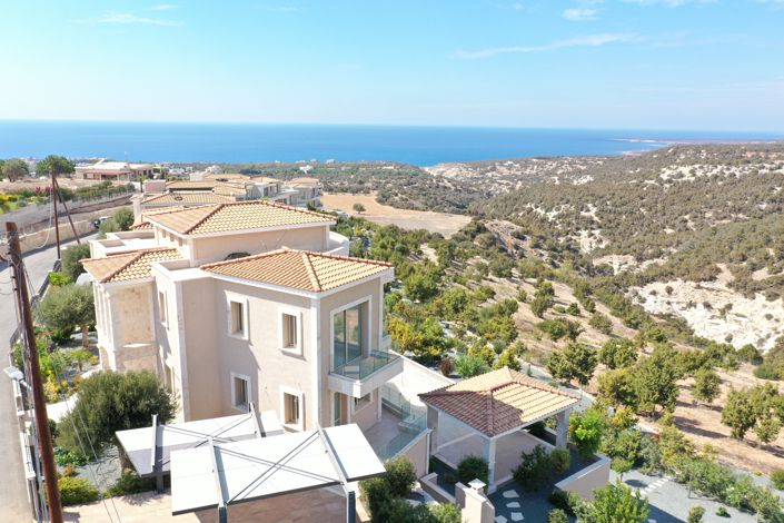 Image No.1-5 Bed Villa for sale