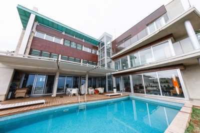 5 Bed Villa for sale