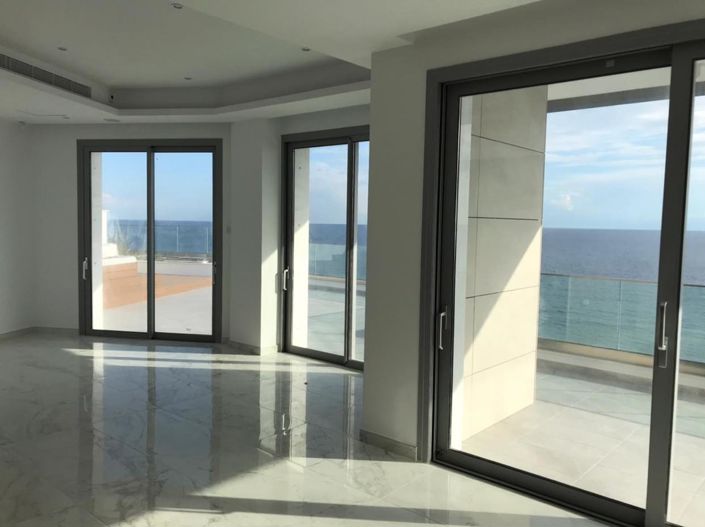 Image No.12-3 Bed Property for sale