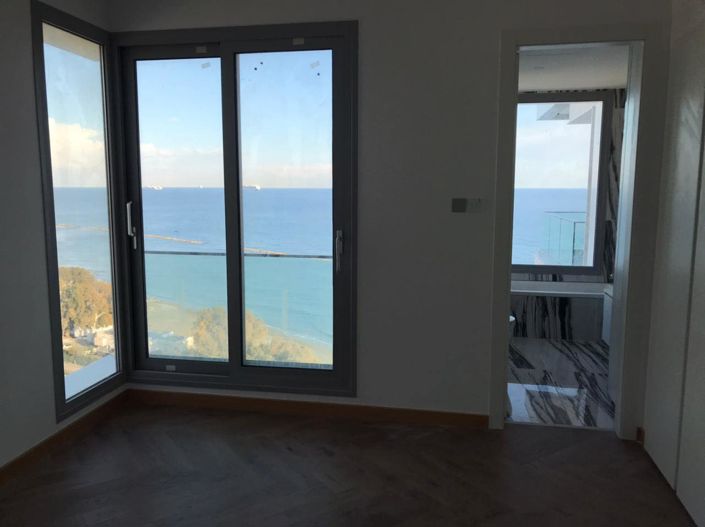 Image No.14-3 Bed Property for sale