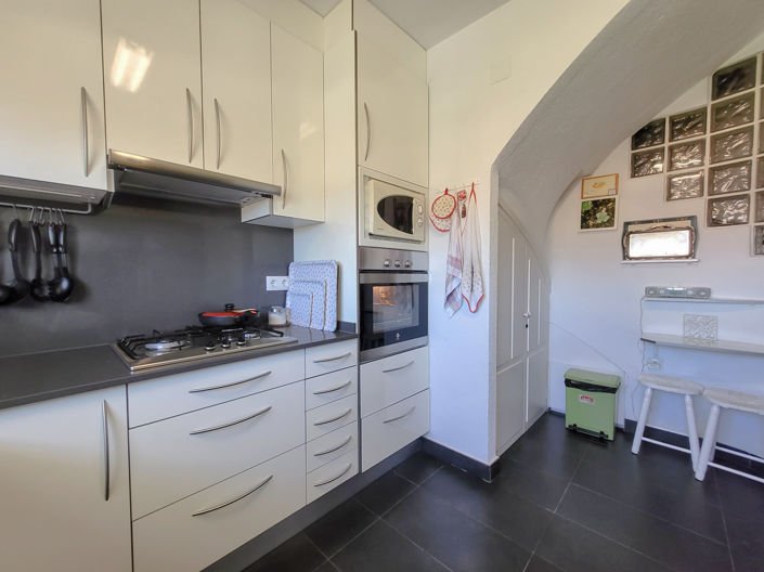 Image No.13-4 Bed Townhouse for sale