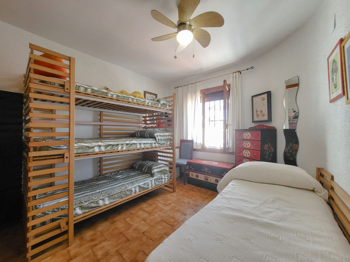 Image No.24-4 Bed Townhouse for sale