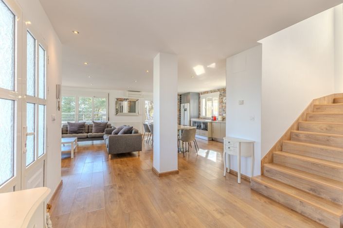 Image No.17-7 Bed Villa for sale