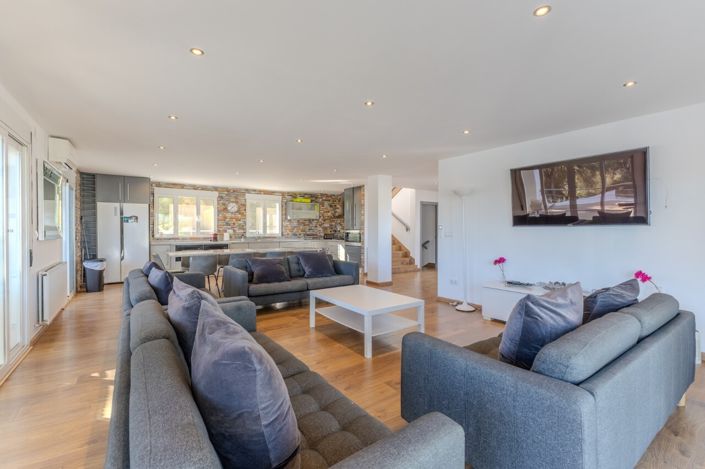 Image No.20-7 Bed Villa for sale