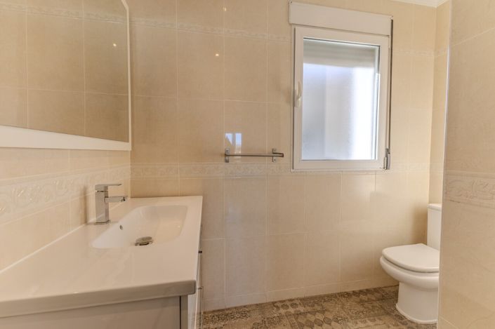 Image No.24-7 Bed Villa for sale