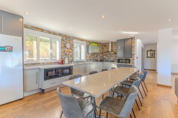 Image No.4-7 Bed Villa for sale