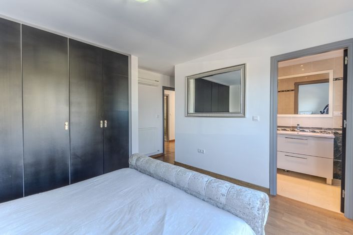 Image No.39-7 Bed Villa for sale